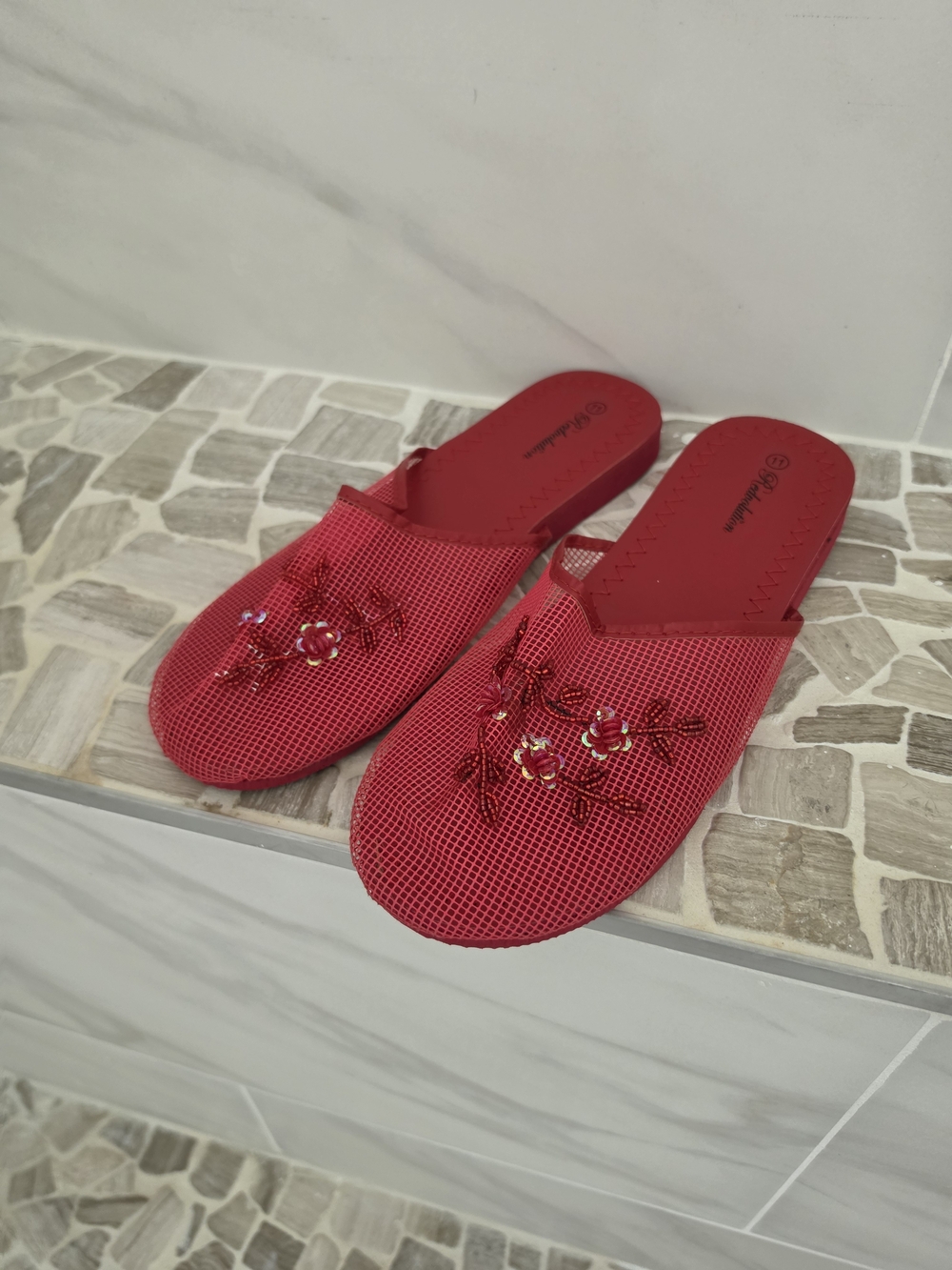 Red Floral Embellished Women's Slip-On Mules
